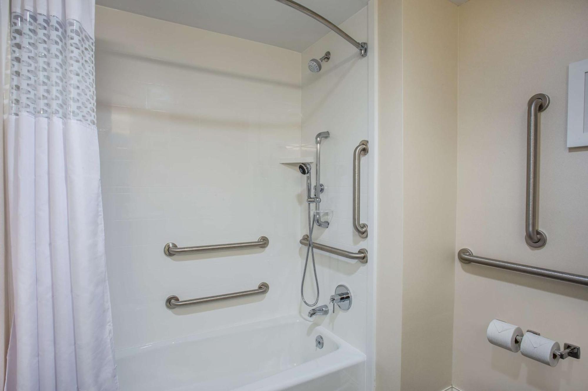 Hampton Inn & Suites Yonkers - Westchester Bagian luar foto