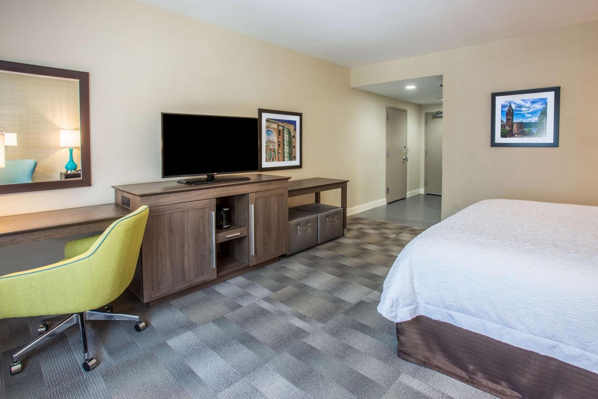 Hampton Inn & Suites Yonkers - Westchester Bagian luar foto