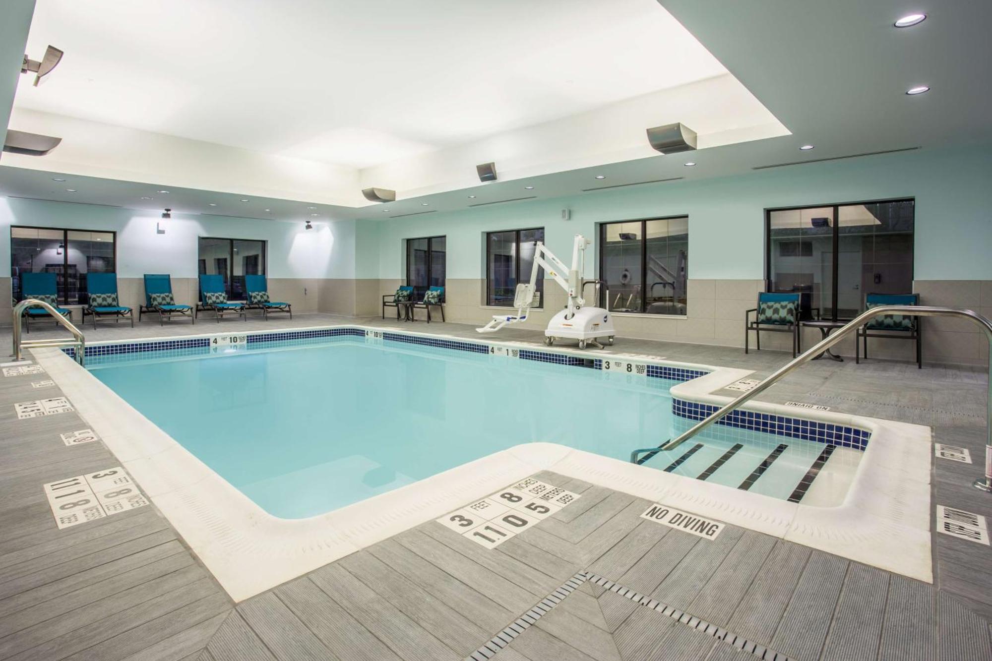 Hampton Inn & Suites Yonkers - Westchester Bagian luar foto