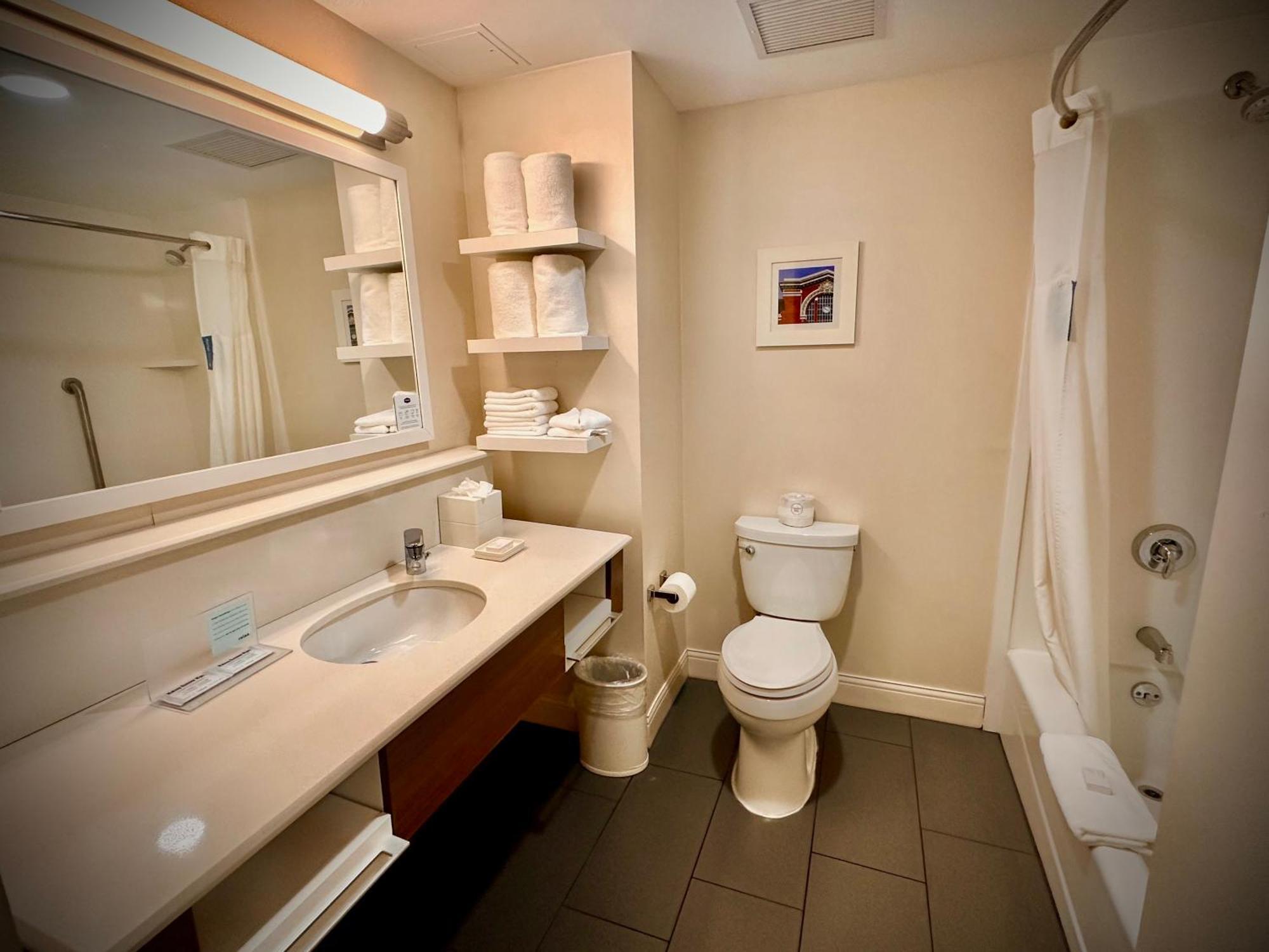 Hampton Inn & Suites Yonkers - Westchester Bagian luar foto