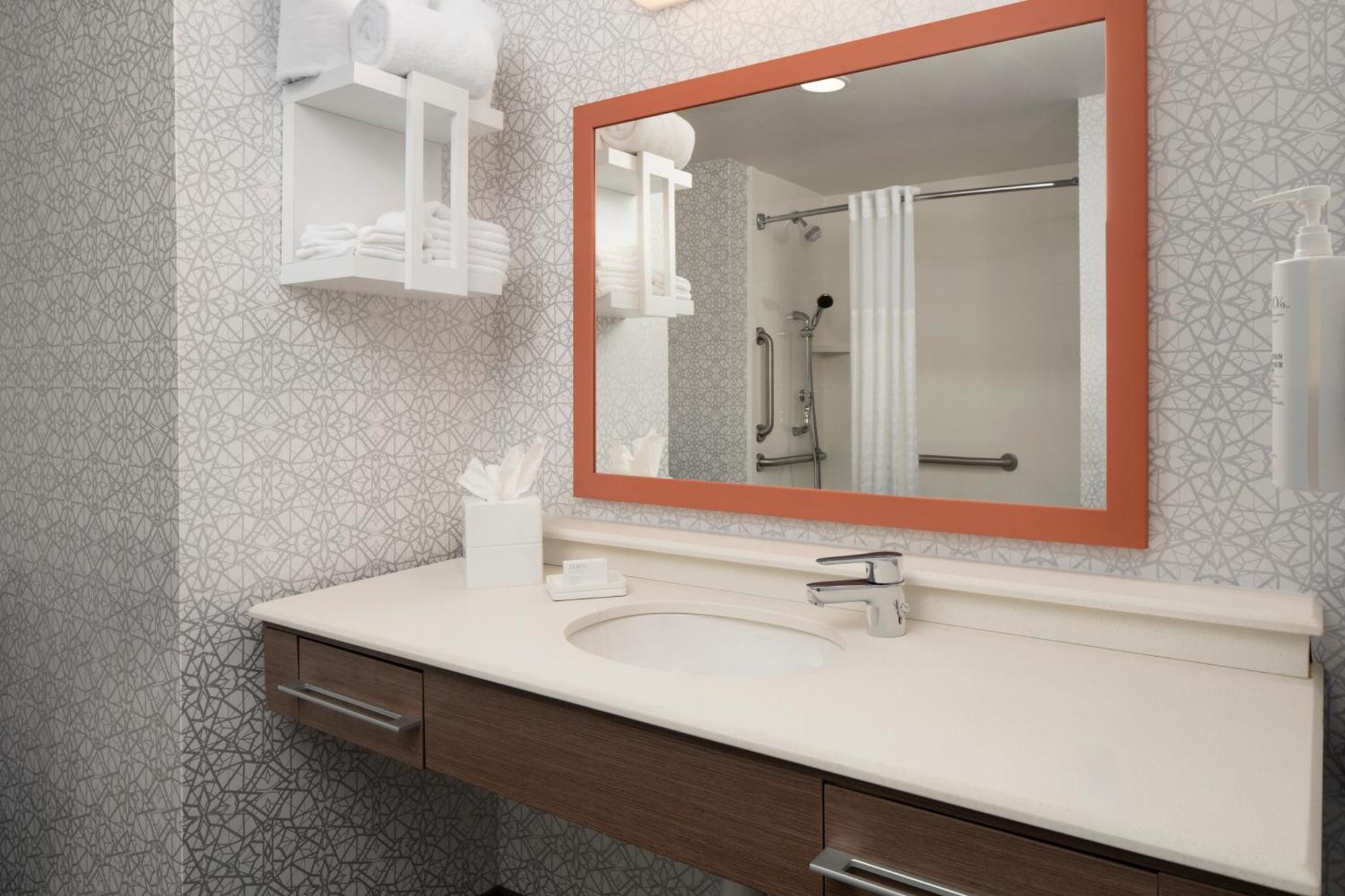Hampton Inn & Suites Yonkers - Westchester Bagian luar foto