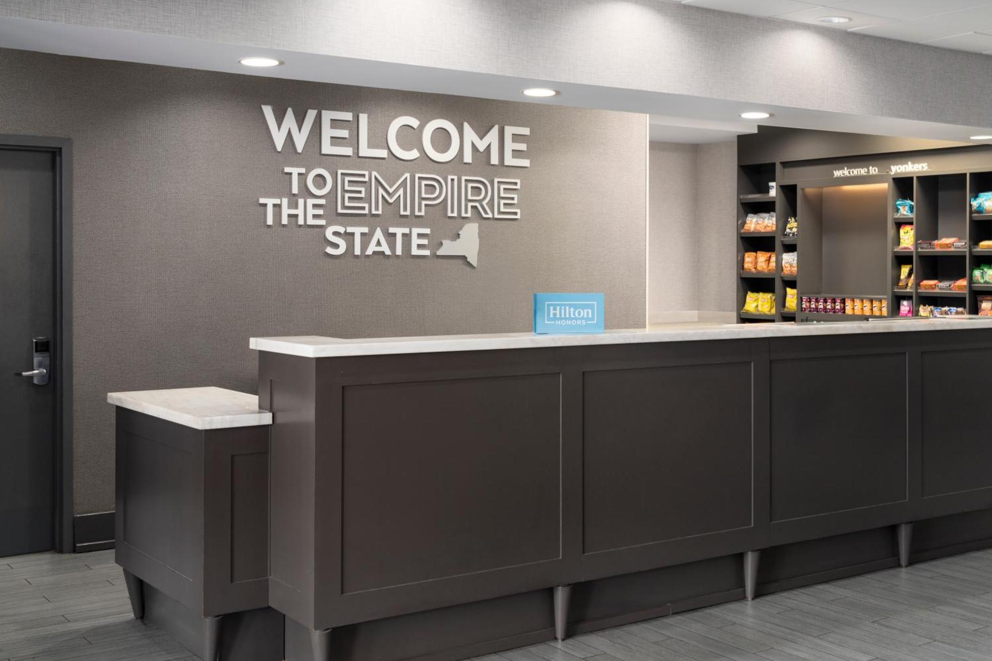 Hampton Inn & Suites Yonkers - Westchester Bagian luar foto