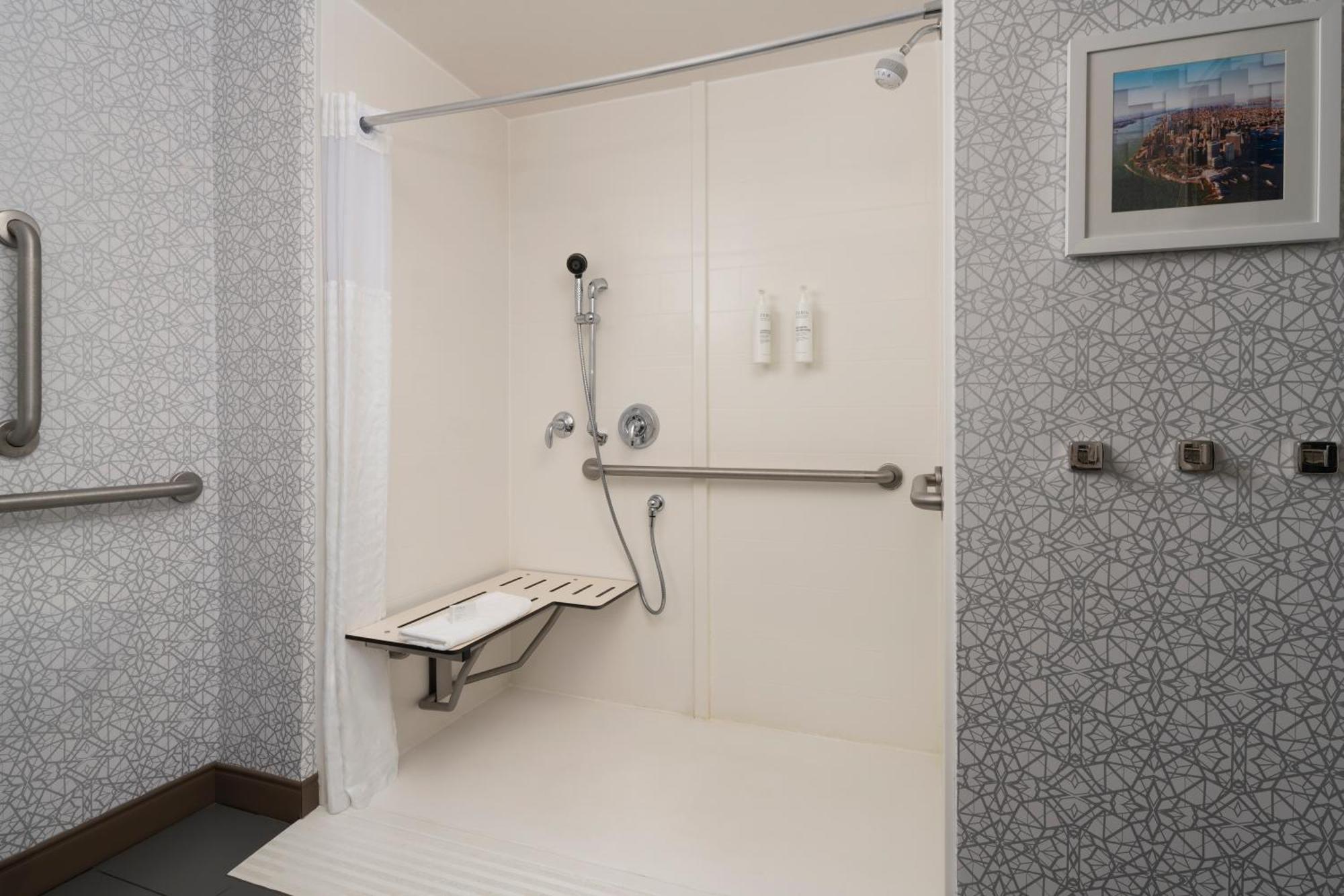 Hampton Inn & Suites Yonkers - Westchester Bagian luar foto